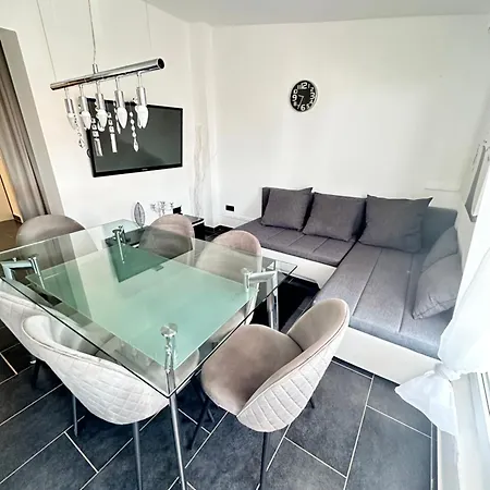 Apartmán Vernissage Biograd Na Moru