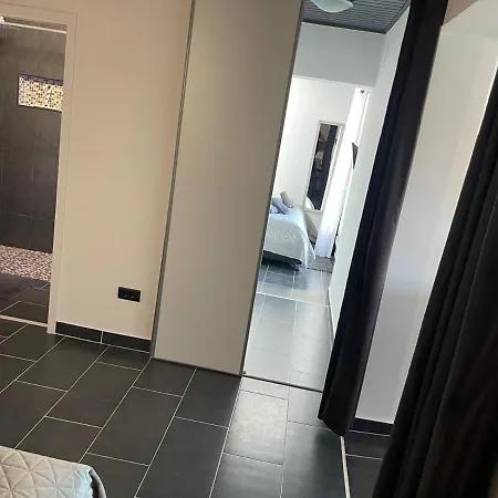Vernissage Apartment